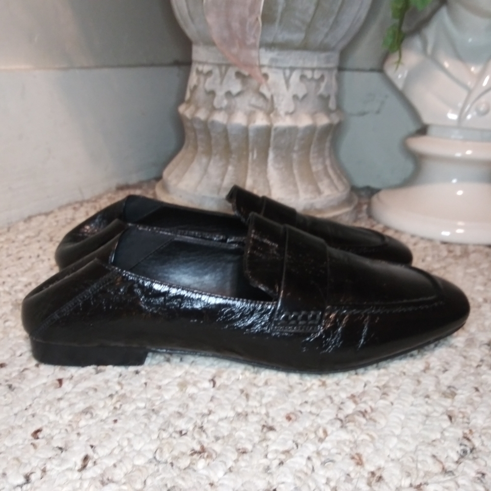Michael Kors Lena Black Almond Toed Foldable Heel, Slip-On Loafers - Picture 2 of 9